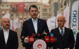 ‘Yolsuzluğa para buluyorlar ama deprem bölgesinde çakılı çivileri yok’