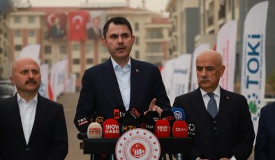 ‘Yolsuzluğa para buluyorlar ama deprem bölgesinde çakılı çivileri yok’