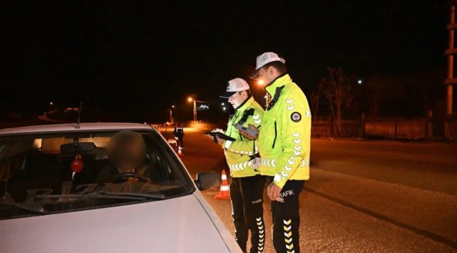 Adıyaman’da “Huzurlu Sokaklar 23” uygulaması: 3 bini aşkın şahıs ve 739 araç kontrol edildi