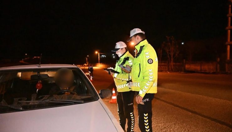 Adıyaman’da “Huzurlu Sokaklar 23” uygulaması: 3 bini aşkın şahıs ve 739 araç kontrol edildi