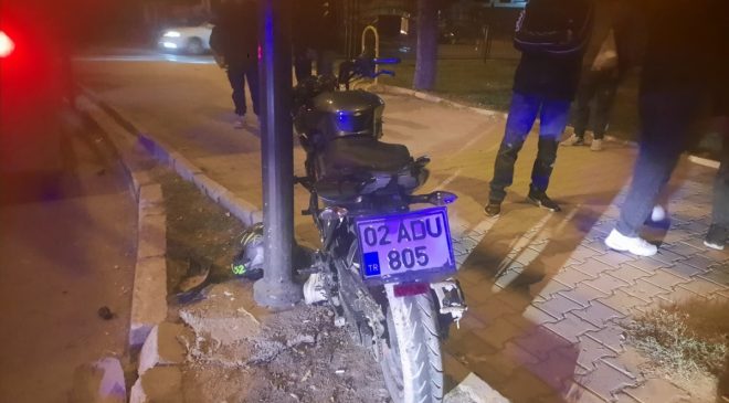 Adıyaman’da Minibüsle Motosiklet Çarpıştı: 1 Yaralı