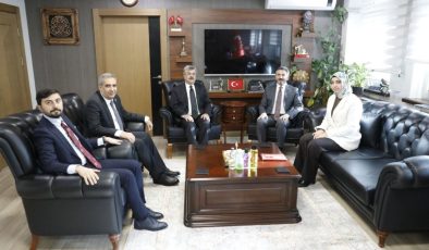 AK Parti Adıyaman heyeti ve Bakan Yardımcısı Ahmet Aydın bir araya geldi