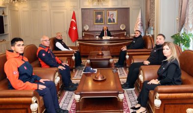 Vali Varol, AFAD’ın 16. kuruluş yıl dönümünde il müdürü ve çalışanları kabul etti