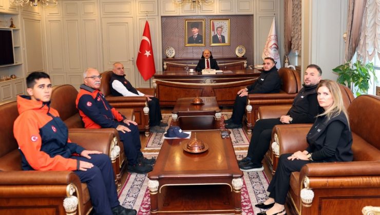 Vali Varol, AFAD’ın 16. kuruluş yıl dönümünde il müdürü ve çalışanları kabul etti