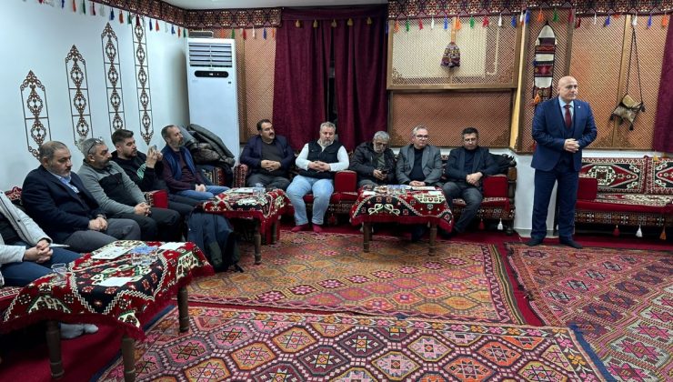 Gençlik ve Spor İl Müdürü Elüstü, basın mensuplarıyla bir araya geldi