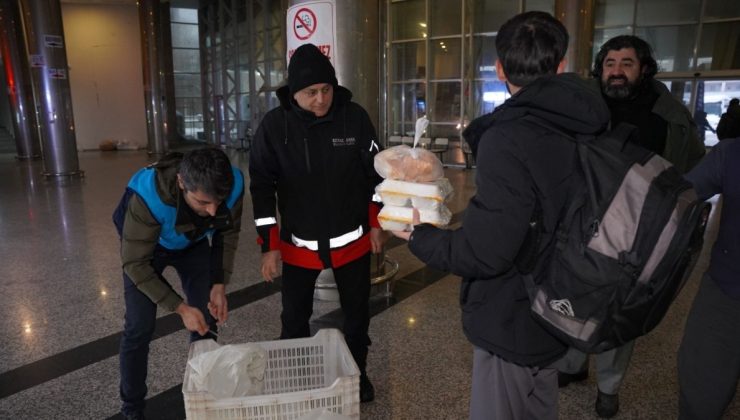 Kahta Belediyesi’nden zor kış şartlarında vatandaşlara sıcak yemek desteği