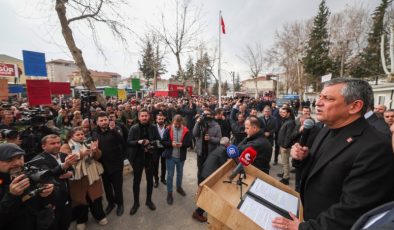 ‘Depremde siyaset ve parti ayrımı olmaz’