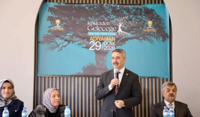 “Köklerden Geleceğe” Kadın Kolları Teşkilat Çalıştayı’na katıldı