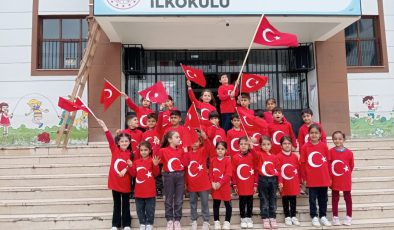 Adıyaman’da okullarda ‘Al Bayrak’ coşkusu