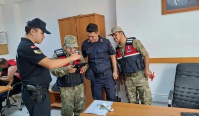 Besnili üç özel birey asker kınası yaktı, üniforma giydi: Duygu dolu tören