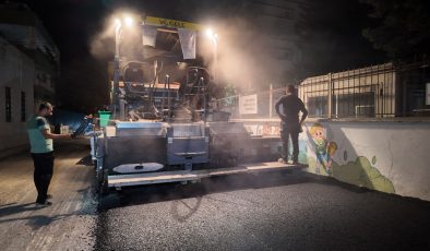 Adıyaman Belediyesi’nden Mara ve Musalla mahallelerinde gece asfalt mesaisi