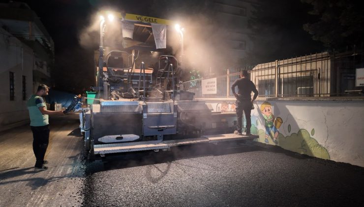 Adıyaman Belediyesi’nden Mara ve Musalla mahallelerinde gece asfalt mesaisi