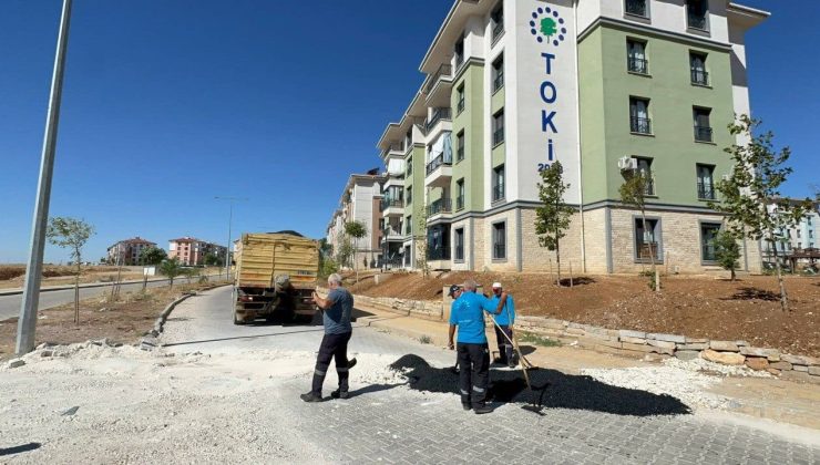 Adıyaman’da asfalt ve yol bakım çalışmaları kent genelinde sürüyor