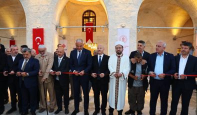 Adıyaman’da depremde hasar gören camiler ve türbe yeniden ibadete açıldı