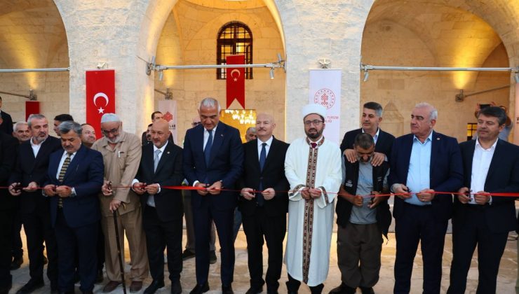 Adıyaman’da depremde hasar gören camiler ve türbe yeniden ibadete açıldı