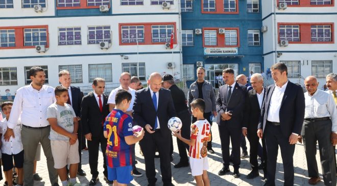 Adıyaman’da okul bahçelerine mini futbol sahaları kuruluyor