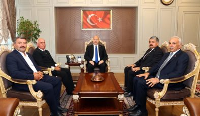ZİRAAT ODALARINDAN VALİ KÜÇÜK’E TÜTÜN ÇIKARMASI