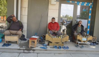 Adıyaman’da ayakkabı boyacıları Tutdere’den çalışma alanı istedi
