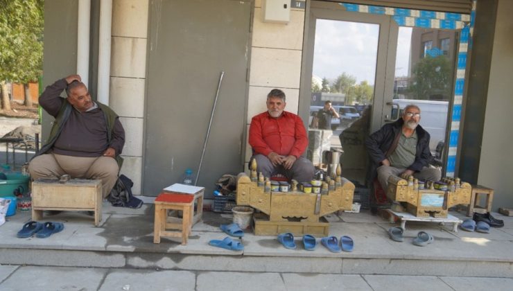 Adıyaman’da ayakkabı boyacıları Tutdere’den çalışma alanı istedi