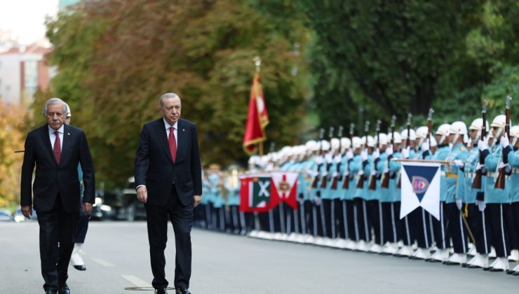 Erdoğan’dan yeni anayasa çağrısı: ‘Kolları sıvamak herkes için gerçek bir samimiyet sınavıdır’