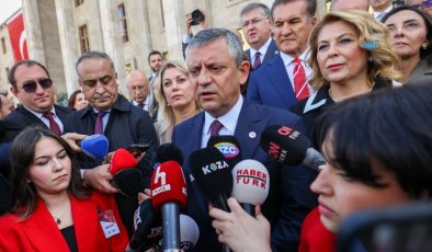 YENİ Parti, Genel Kurul Salonu’nu terk etti
